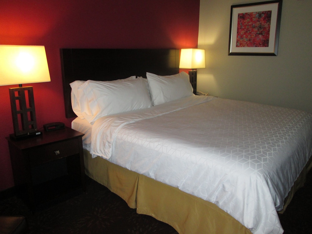 Holiday Inn Express Cloverdale by IHG - photo 20