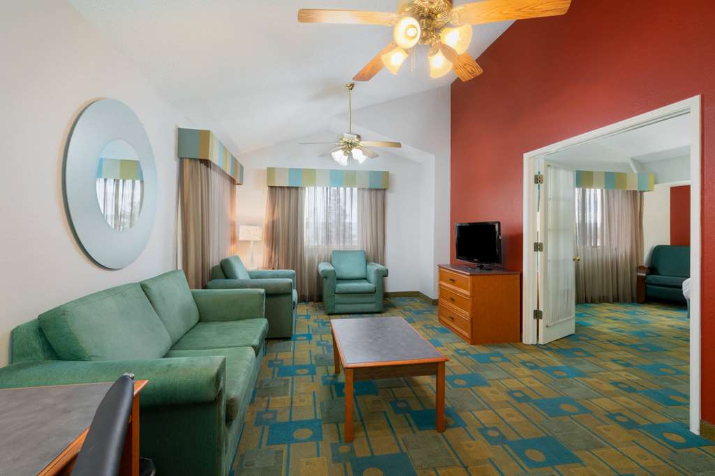 La Quinta Inn by Wyndham Cheyenne - photo 35