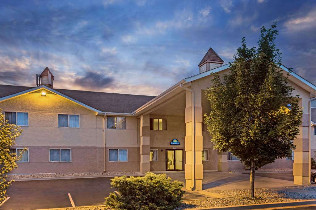 Days Inn by Wyndham Colorado Springs Airport - photo 2