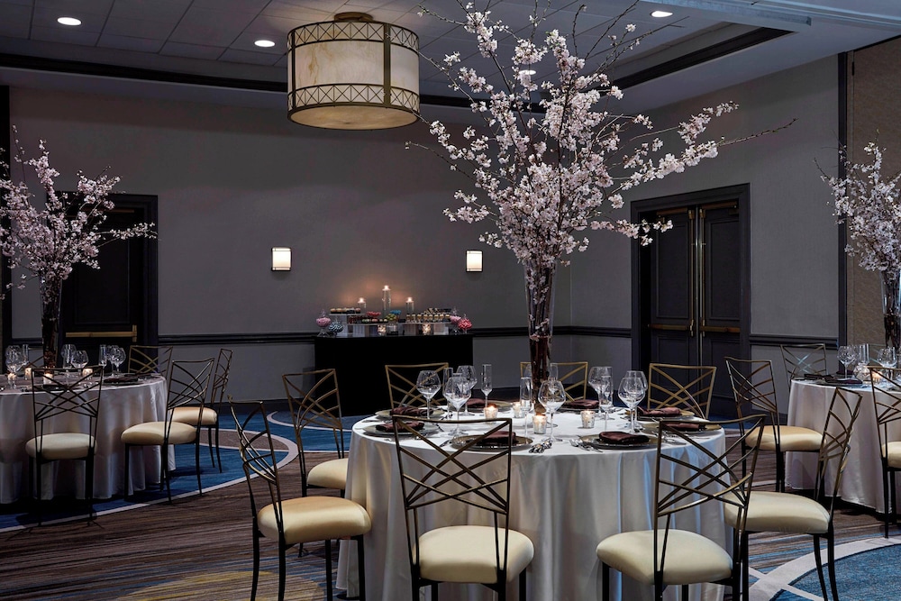 Baltimore Marriott Inner Harbor at Camden Yards - photo 37