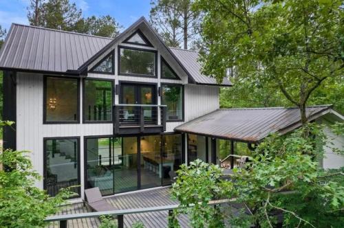 Fall Hideaway VailsBluff Romantic Escape in Broken Bow, United States