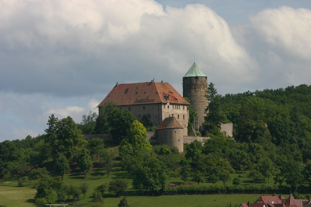 Burg Hotel Colmberg - last minute hotel in Colmberg