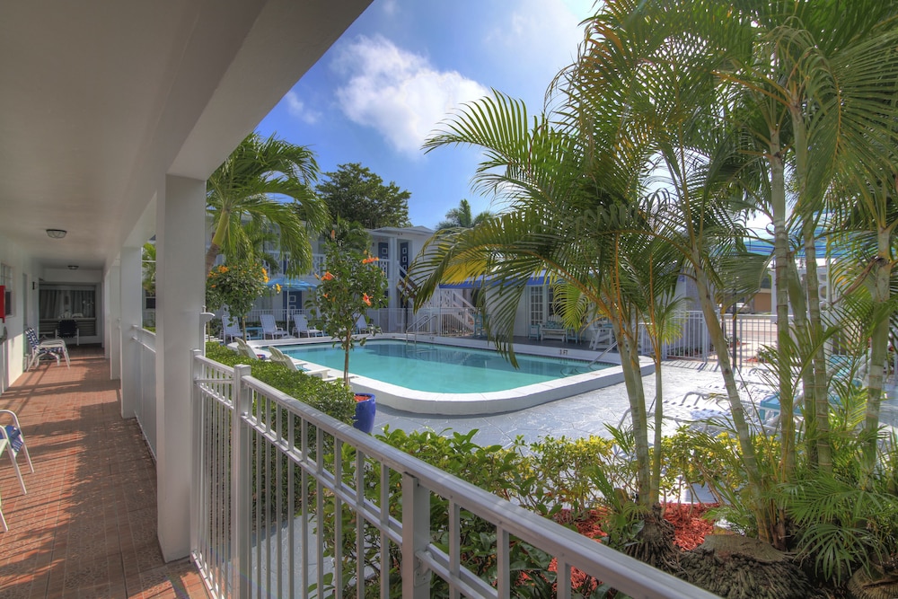 May Dee Suites - photo 54