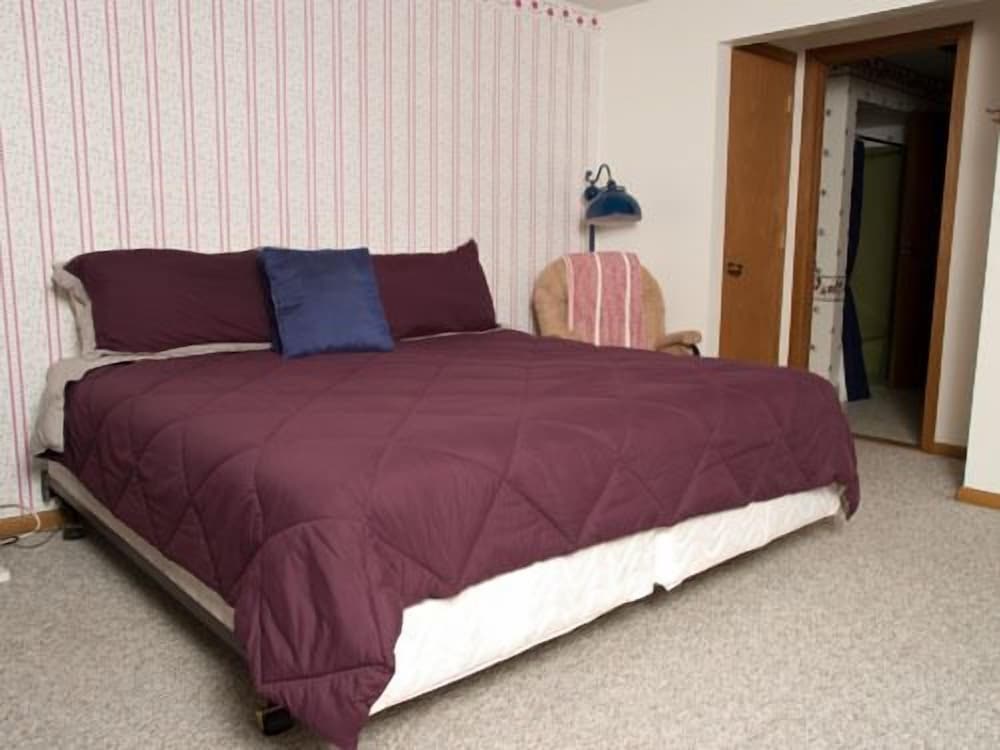 Valhalla Hillside Inn - photo 16