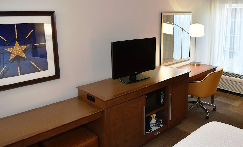 Hampton Inn & Suites Bethlehem - photo 10