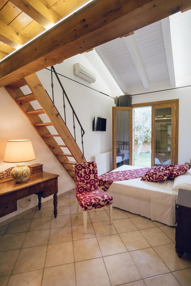Leano Agriresort Superior Triple Room With Mezzanine — Piazza Armerina
