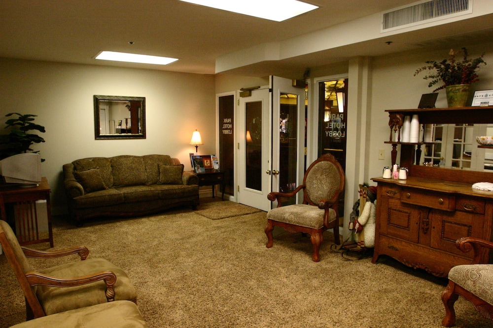 Park Hotel Condominiums - photo 2
