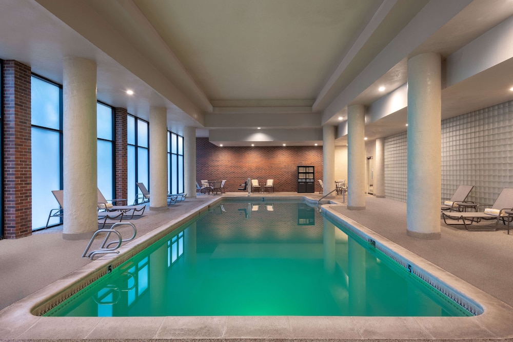 DoubleTree by Hilton Denver Aurora - photo 21