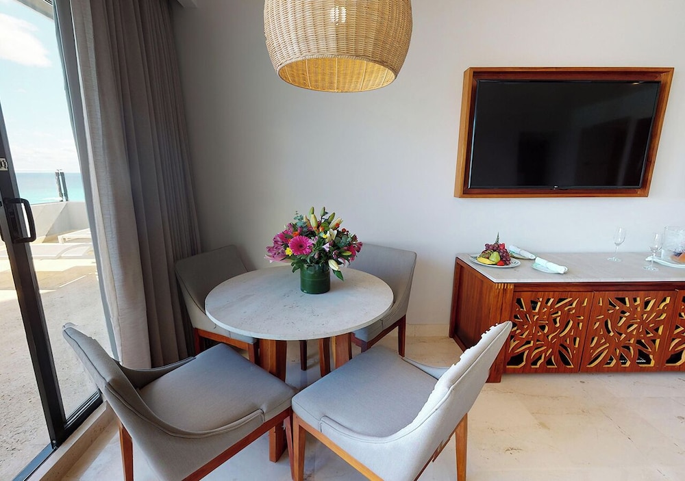 Park Royal Beach Cancun All Inclusive