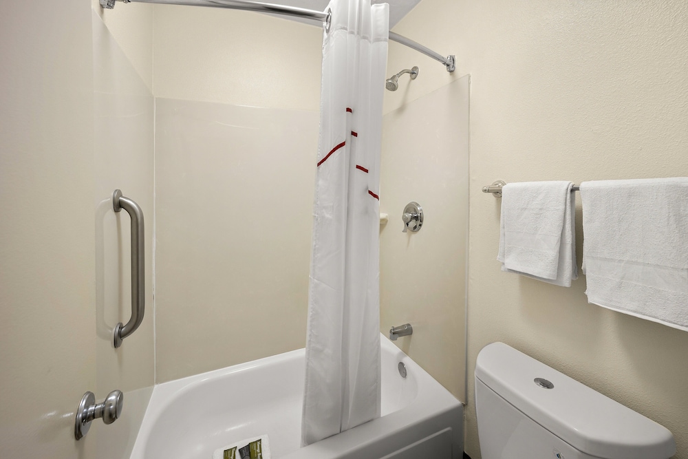 Red Roof Inn Chapel Hill UNC - photo 24