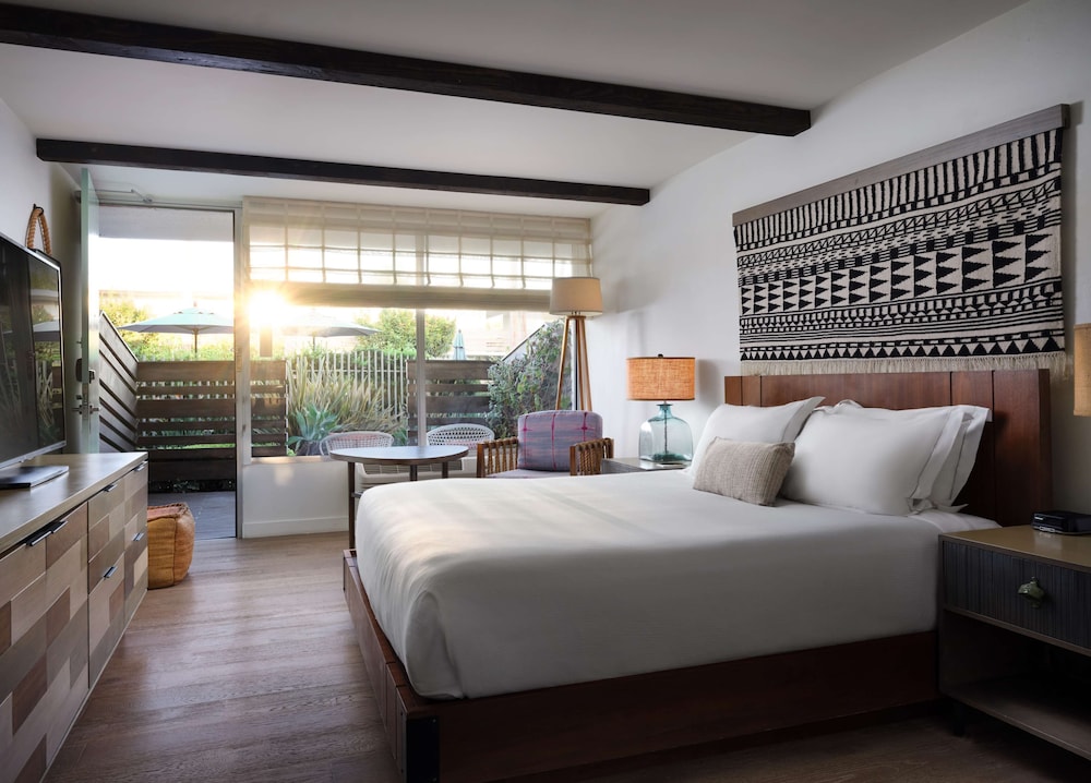 The Leta Santa Barbara Goleta Tapestry Collection by Hilton - photo 8