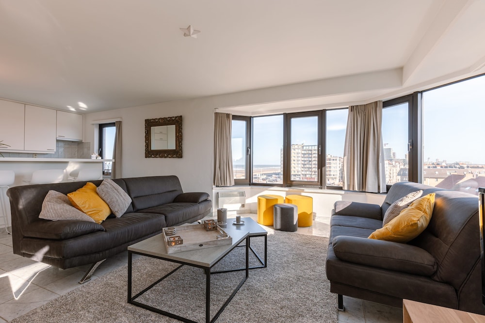 Spacious Modern sea View Apartment With Garage — 4-Star Luxury Hotel in Ostend, Belgium