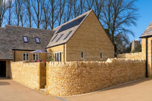 Maple House — 4-Star Luxury Hotel in Chipping Campden, United Kingdom
