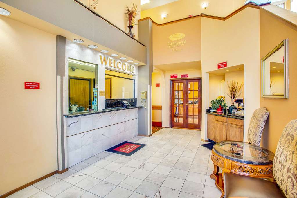 Econo Lodge Inn & Suites Albuquerque East I 40 Eubank Exit - photo 5