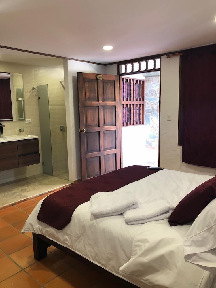 Hotel Casona del Virrey in Moniquira, Colombia