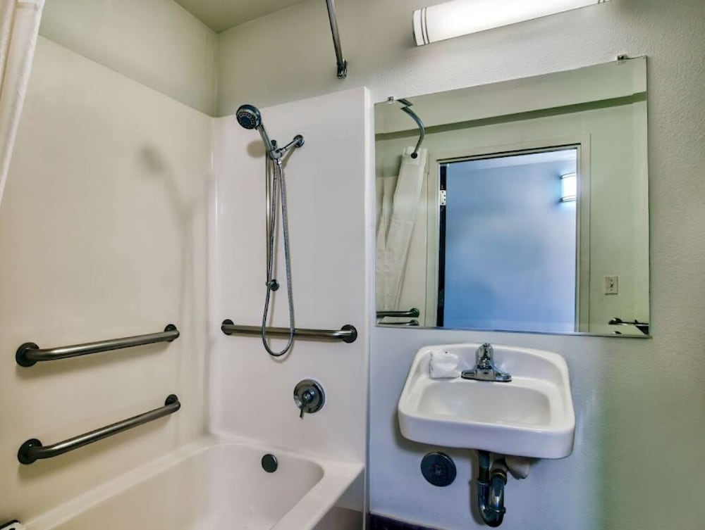 Studio 6 Suites Hesperia CA West Main Street I 15 - photo 12