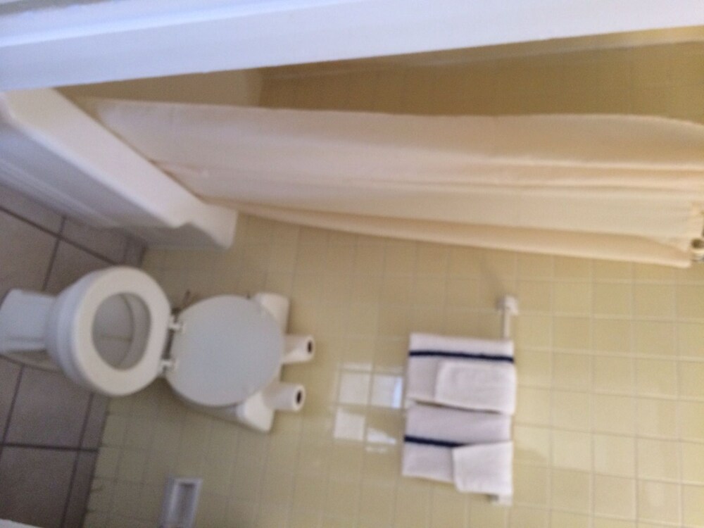 Host Inn - photo 10