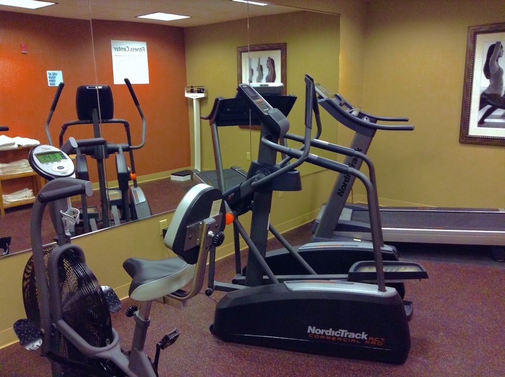 Holiday Inn Express & Suites Winner by IHG - photo 25