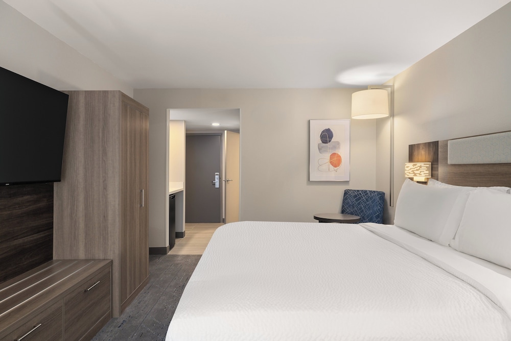 Holiday Inn Express Fayetteville Fort Bragg by IHG - photo 19