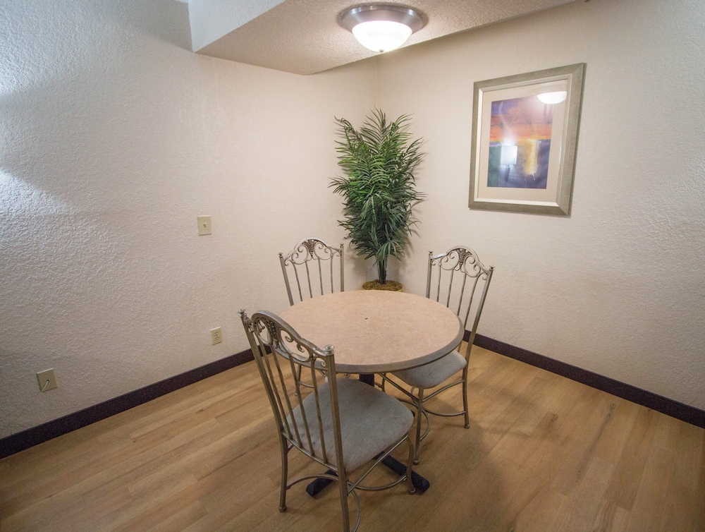 Red Roof Inn Hilton Head Island - photo 7
