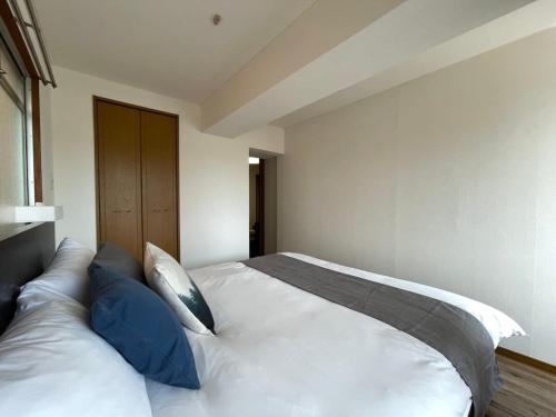 b hotel Dai3Himawari 2BR good for 6PPL overlooking Peace Park with WIFI in Hiroshima, Japan