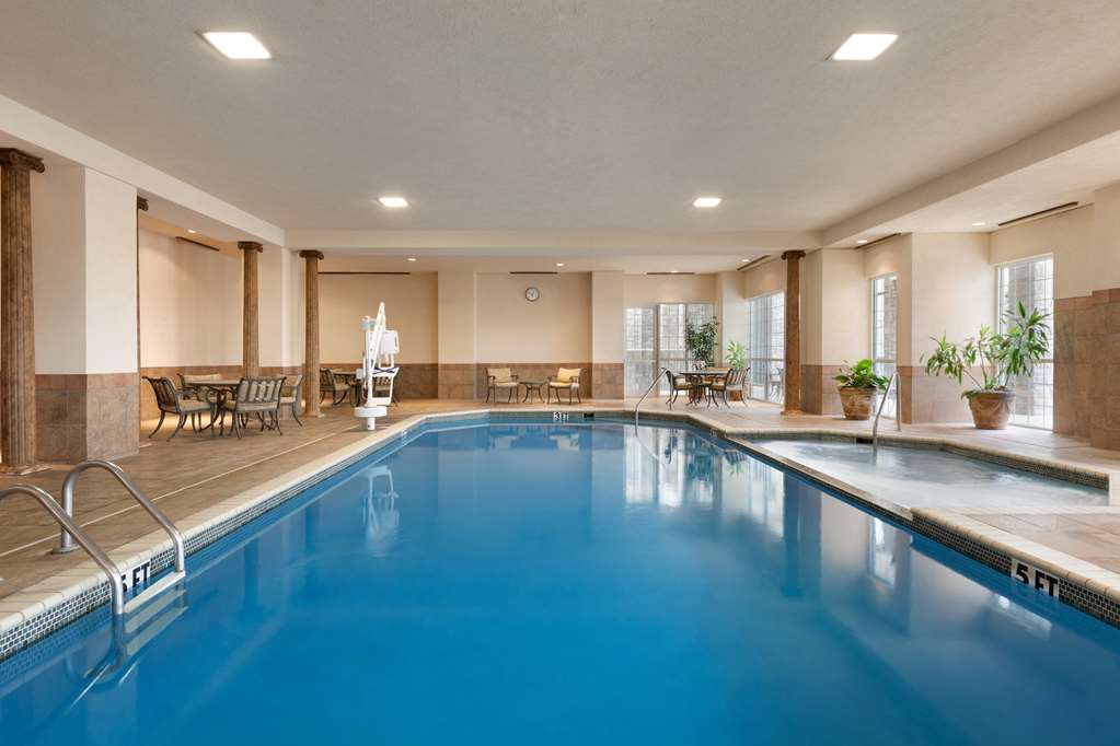 Chateau On The Lake Resort Spa and Convention Center - photo 30