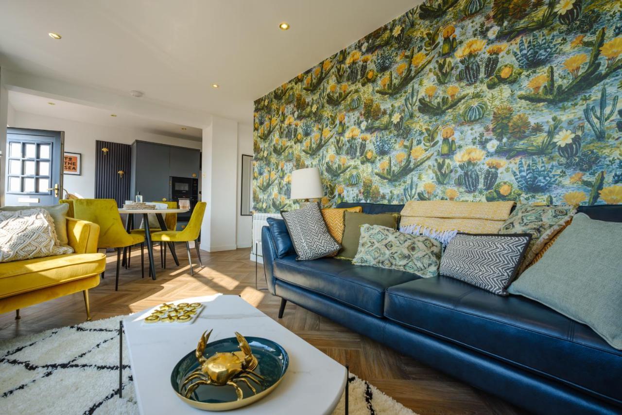 Priory Bay Escapes Matahari — 4-Star Luxury Hotel in Tenby, United Kingdom