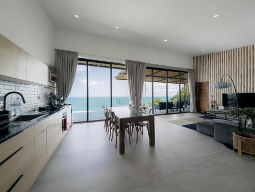 Panoramic Sea View Villa 3BR Paradise in Haad Yao — 4-Star Luxury Hotel in Ko Pha Ngan, Thailand
