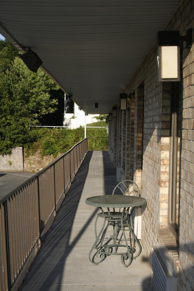 Relax Inn Motel - photo 10