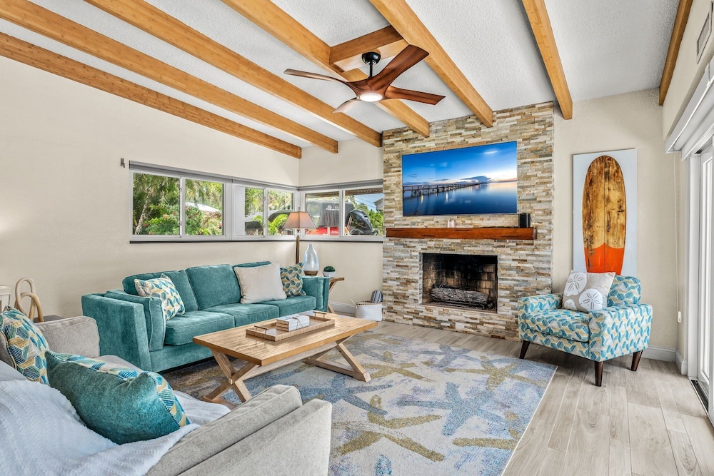 464 Indian Creek Dr in Cocoa Beach, United States