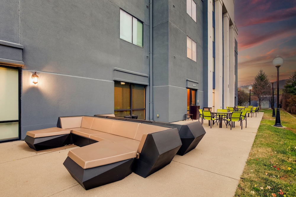 SpringHill Suites by Marriott Dayton South Miamisburg - photo 34