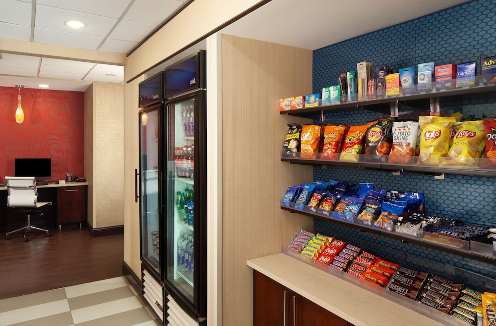Hampton Inn Charleston Southridge - photo 42