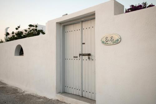 E & E - carbon neutral hotel in Unknown City