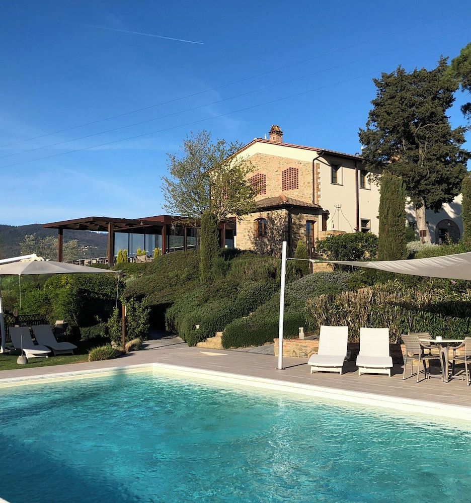Agriturismo Casetta I — 4-Star Luxury Hotel in Vinci, Italy
