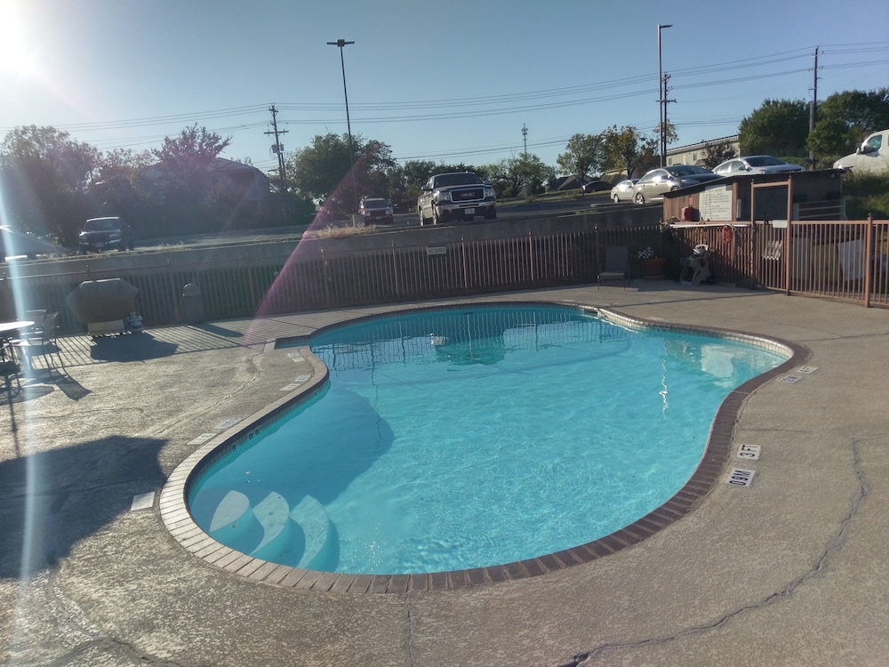 Windcrest Inn and Suites - photo 40