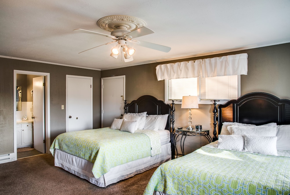 Cliff Dwellers Inn - photo 24