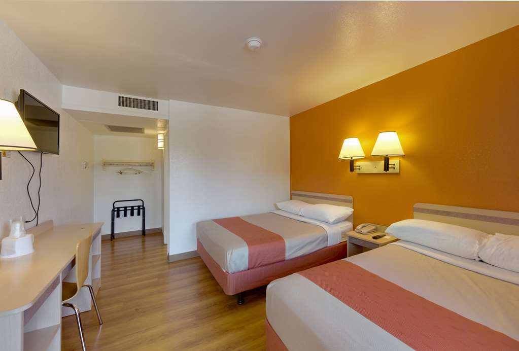 Motel 6 Weed Mount Shasta - photo 20