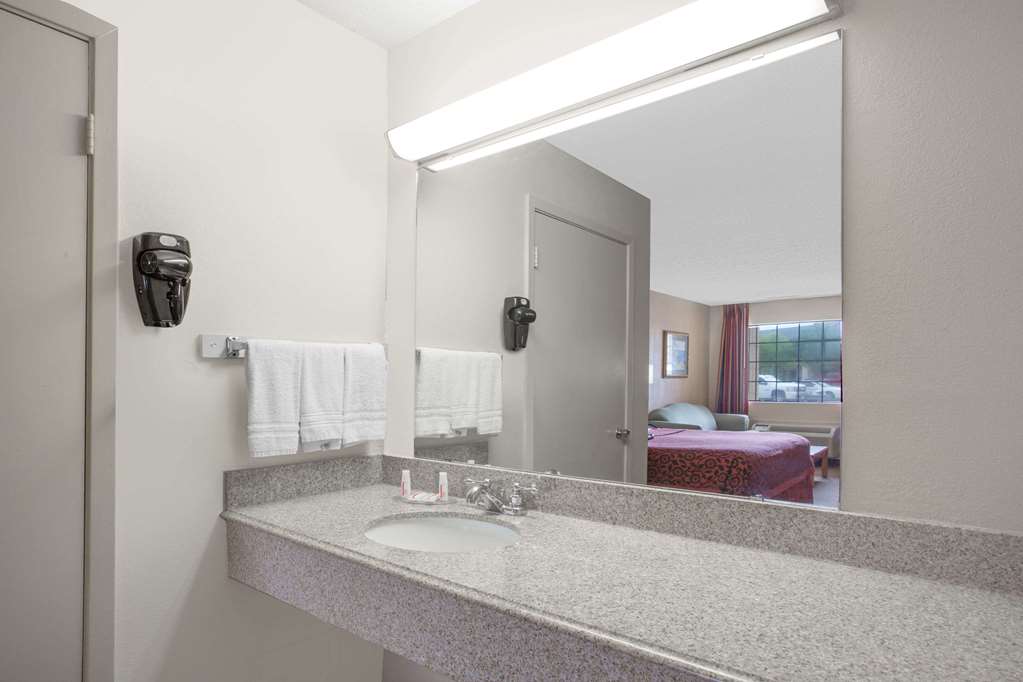 Days Inn by Wyndham Ruston LA - photo 12