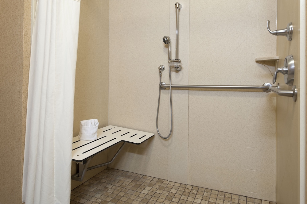 Hampton Inn Macomb - photo 34