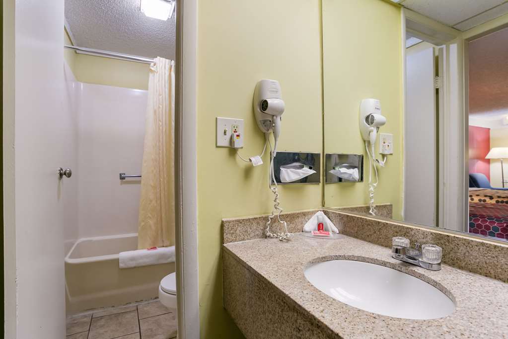 Econo Lodge Frederick I 70 - photo 19