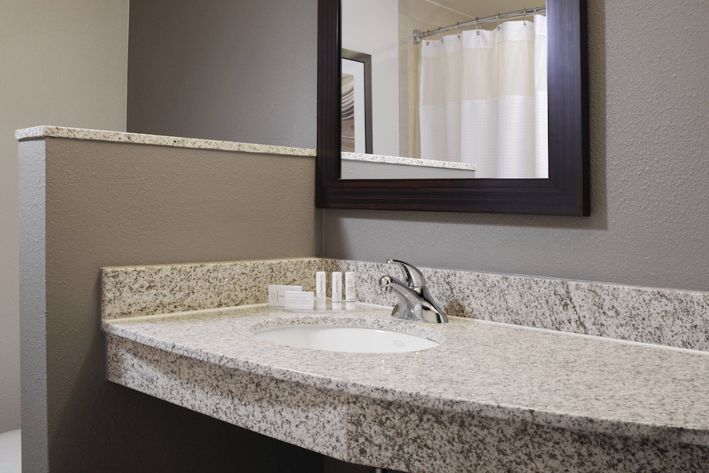 Courtyard by Marriott Houston Pearland - photo 8