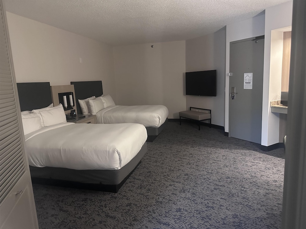 DoubleTree Suites by Hilton Raleigh Durham - photo 8