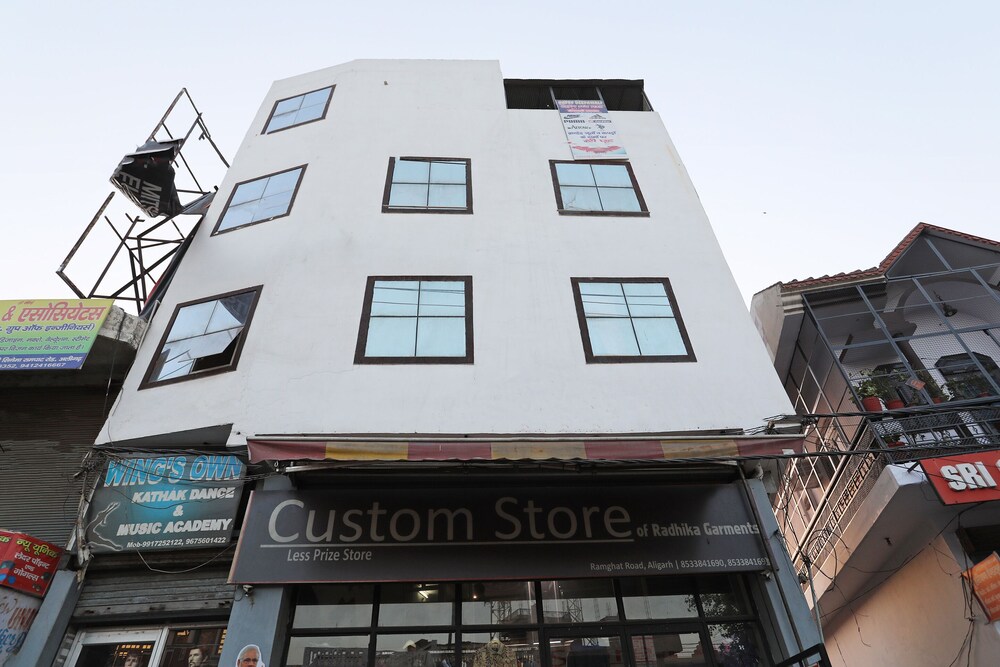 Spot On 40652 Hotel Sai Niwas in Aligarh, India