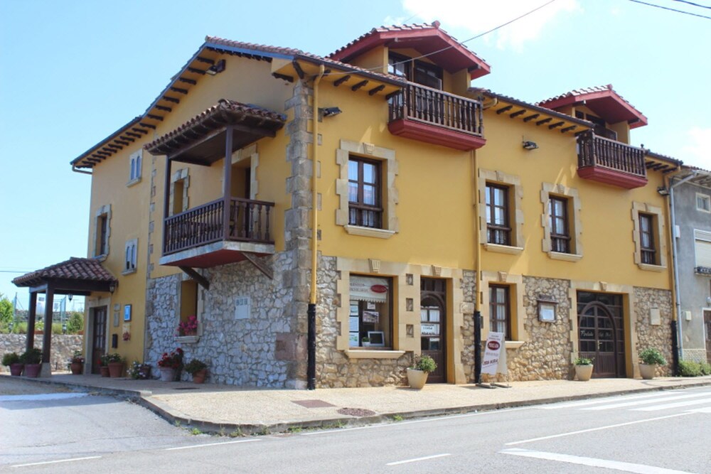 Hotel Perelada — hotel in Orea