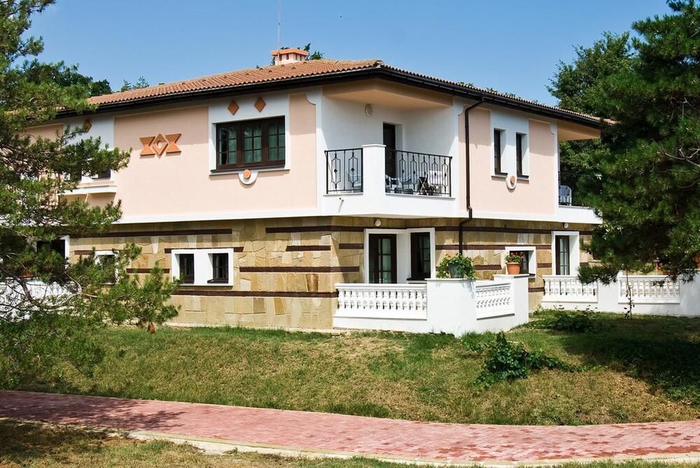 Duni Royal Holiday Village All Inclusive — 4-Star Luxury Hotel in Sozopol, Bulgaria