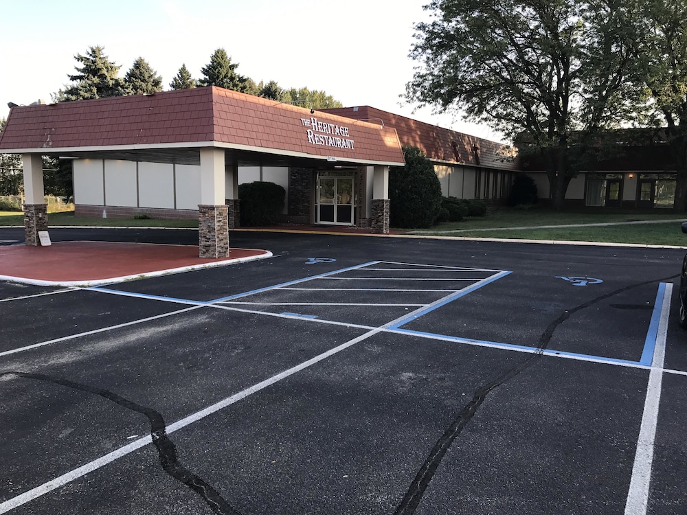 Ramada by Wyndham Albert Lea - photo 76