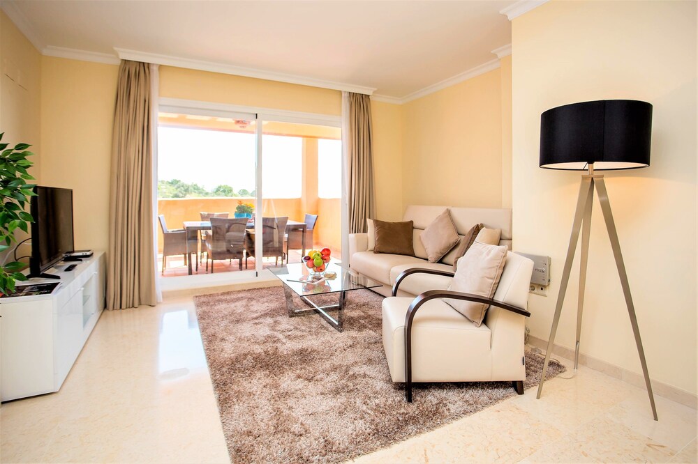 Lovely apartment Elviria SS10 — 4-Star Luxury Hotel in Marbella, Spain