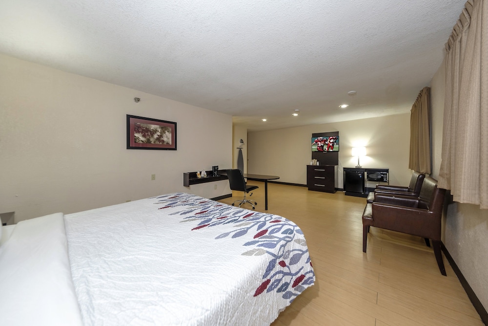 Red Roof Inn Jacksonville Cruise Port - photo 10