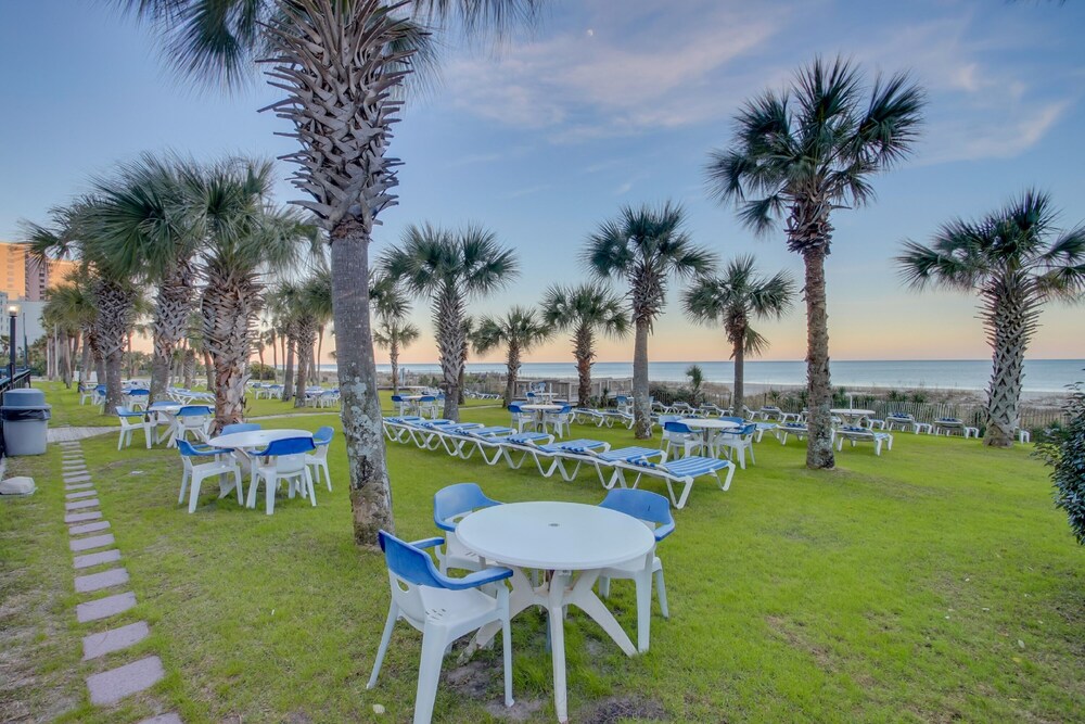 Boardwalk Resort by Hosteeva - photo 104