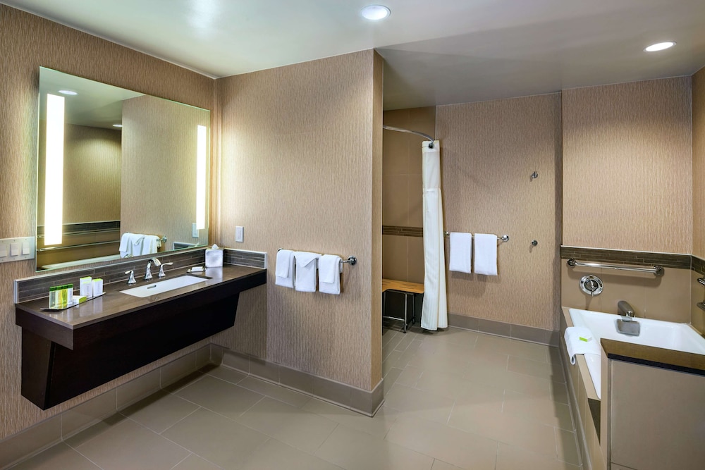 DoubleTree by Hilton Sonoma Wine Country - photo 36